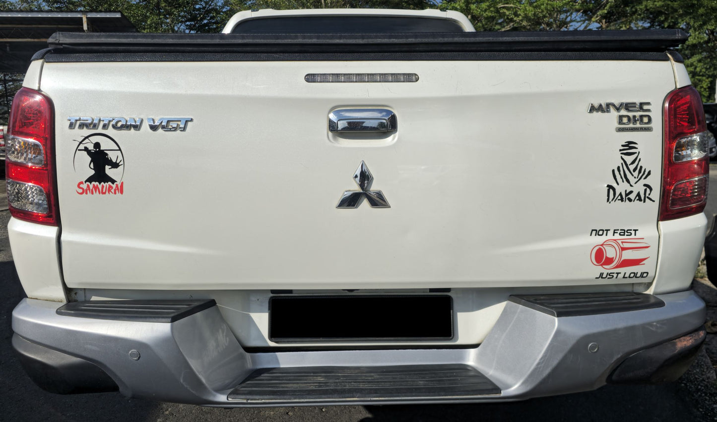 2016 (Reg 2017) Mitsubishi TRITON D/CAB 2.4 M VGT MS 4WD (MT) - (SAC3303D)