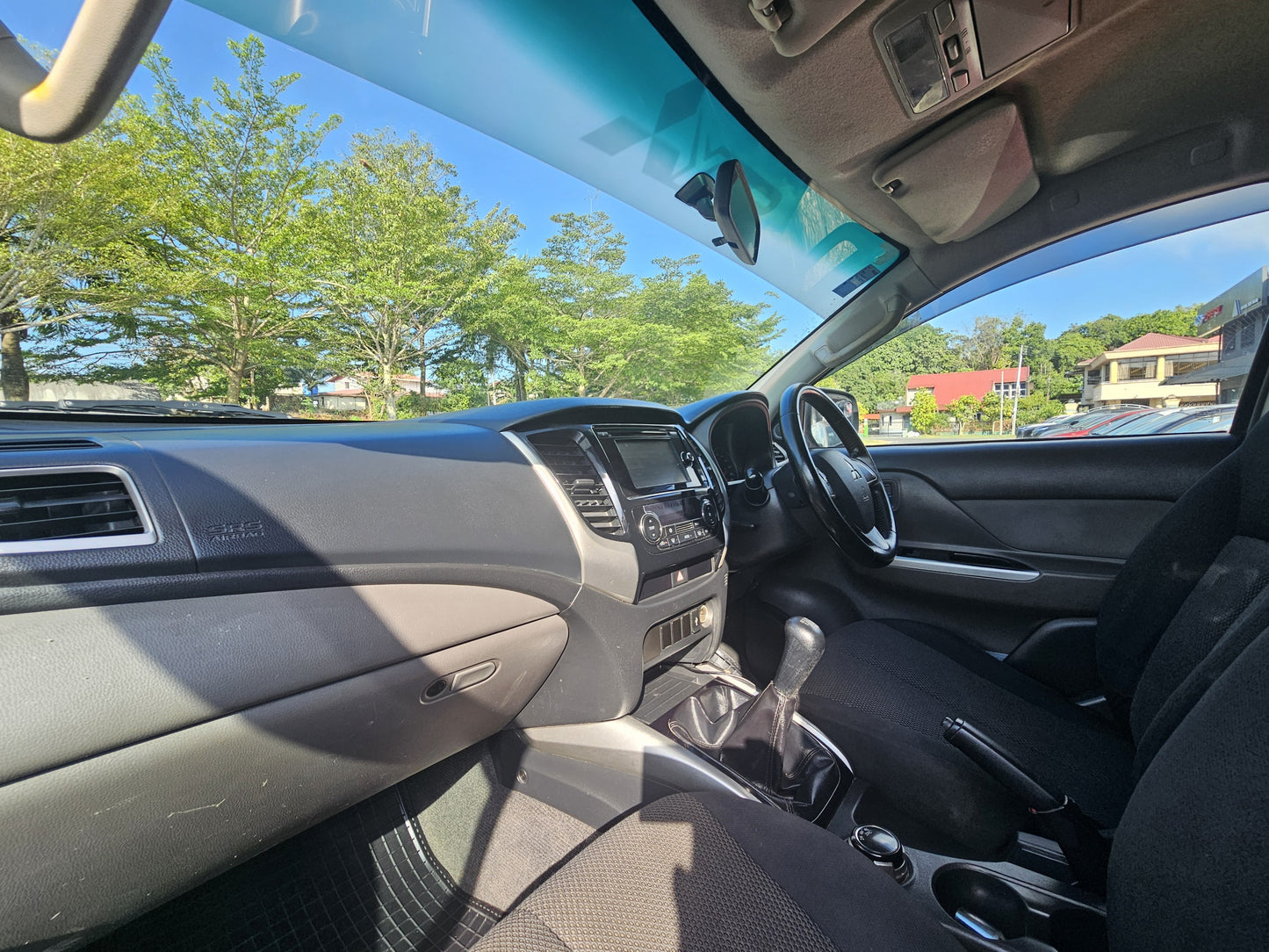 2016 (Reg 2017) Mitsubishi TRITON D/CAB 2.4 M VGT MS 4WD (MT) - (SAC3303D)