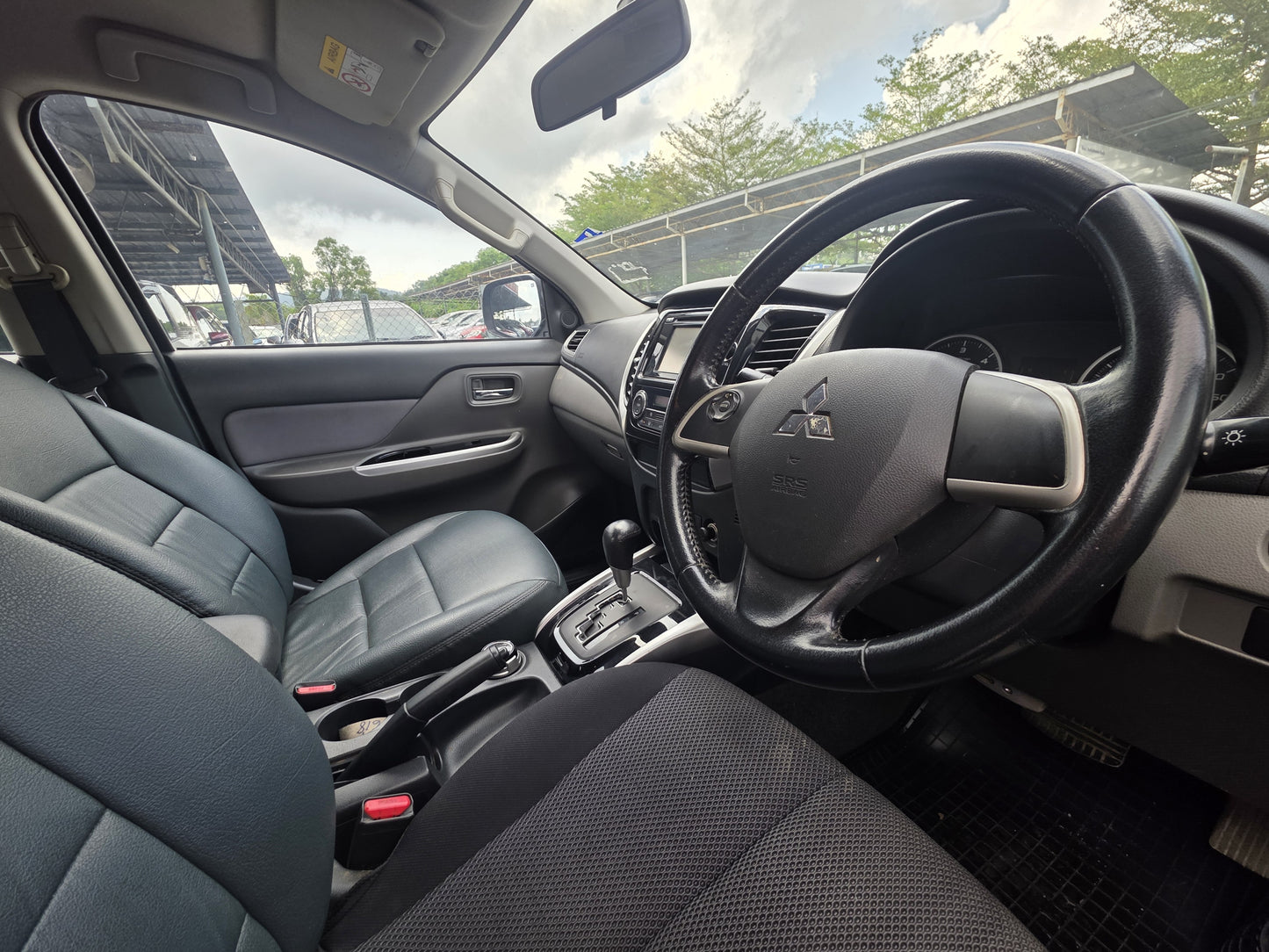 2015 Mitsubishi TRITON D/CAB 2.5 A VGT MS 4WD (AT) - (AKG1618)