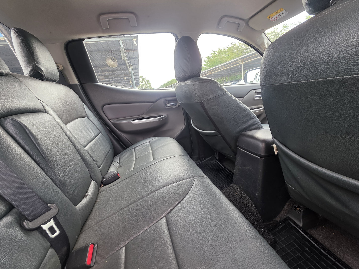 2015 Mitsubishi TRITON D/CAB 2.5 A VGT MS 4WD (AT) - (AKG1618)