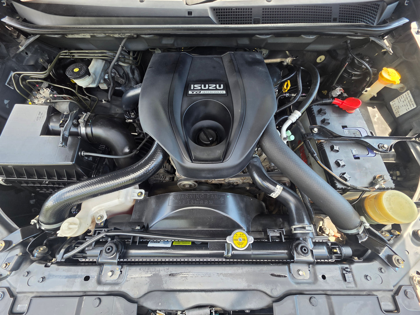 2016 Isuzu D-MAX D/CAB 2.5 A TURBO INTERCOOLER VGS 4WD (AT) - (VBQ1887)