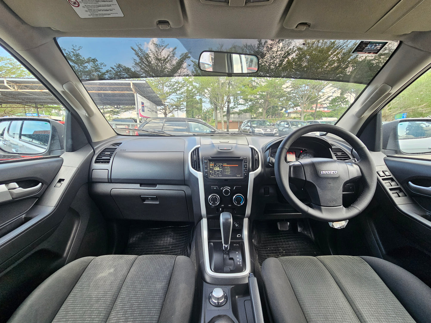 2019 Isuzu D-MAX D/CAB 2.5 A TURBO INTERCOOLER VGS 4WD (AT) - (BQC2272)