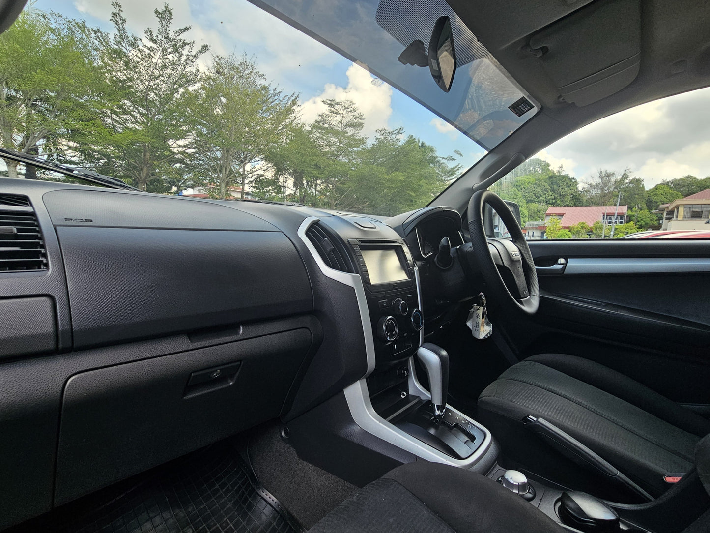 2019 Isuzu D-MAX D/CAB 2.5 A TURBO INTERCOOLER VGS 4WD (AT) - (BQC2272)