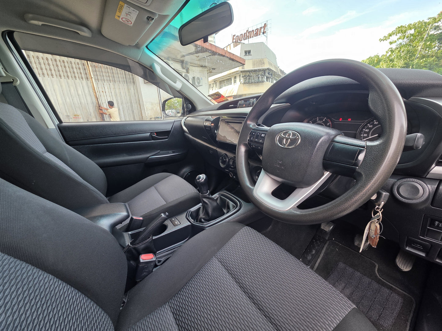 2023 Toyota HILUX D/CAB 2.4 M VNT FL 4WD (MT) - (BRK1668)