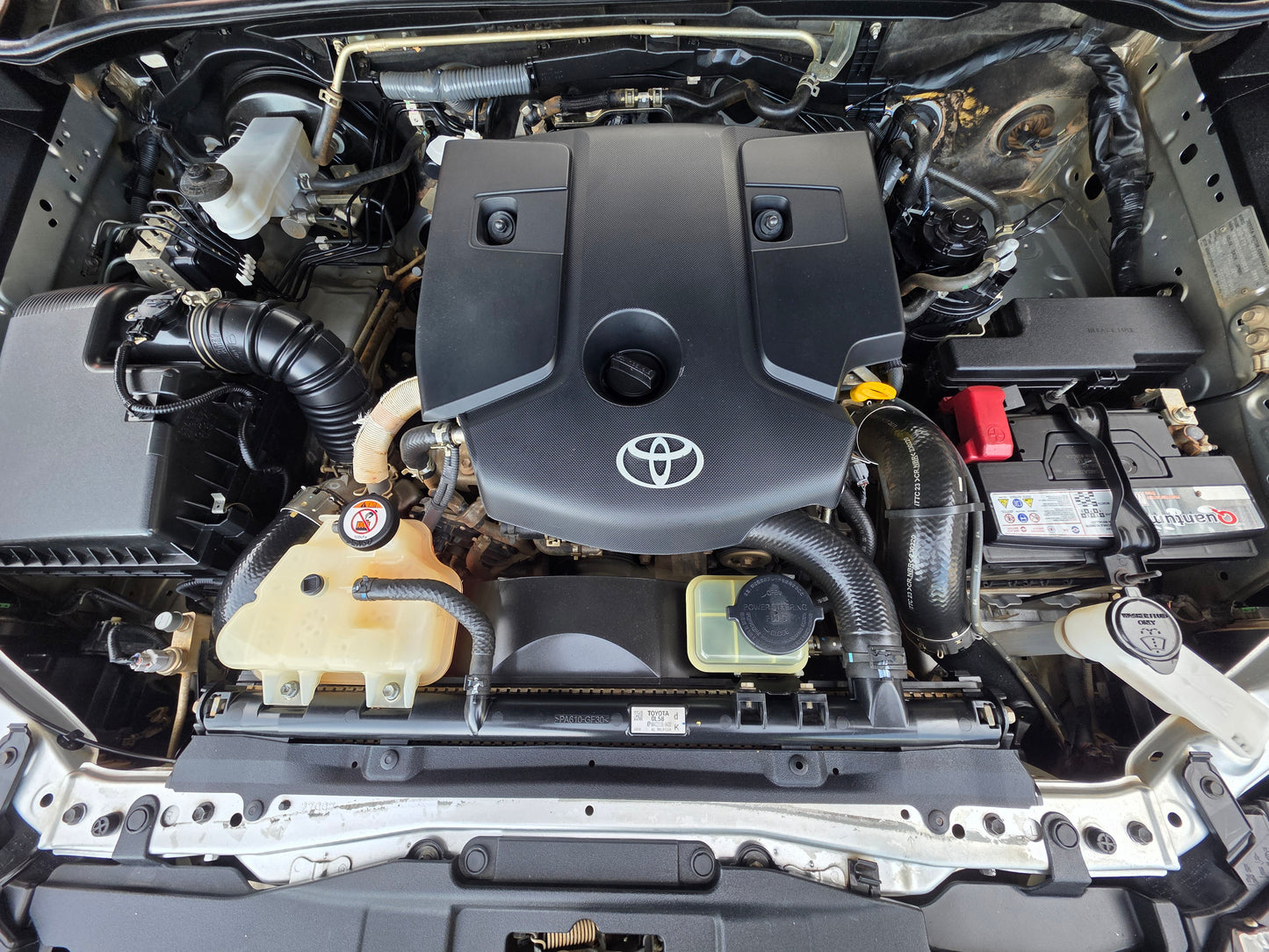 2023 Toyota HILUX D/CAB 2.4 M VNT FL 4WD (MT) - (BRK1668)