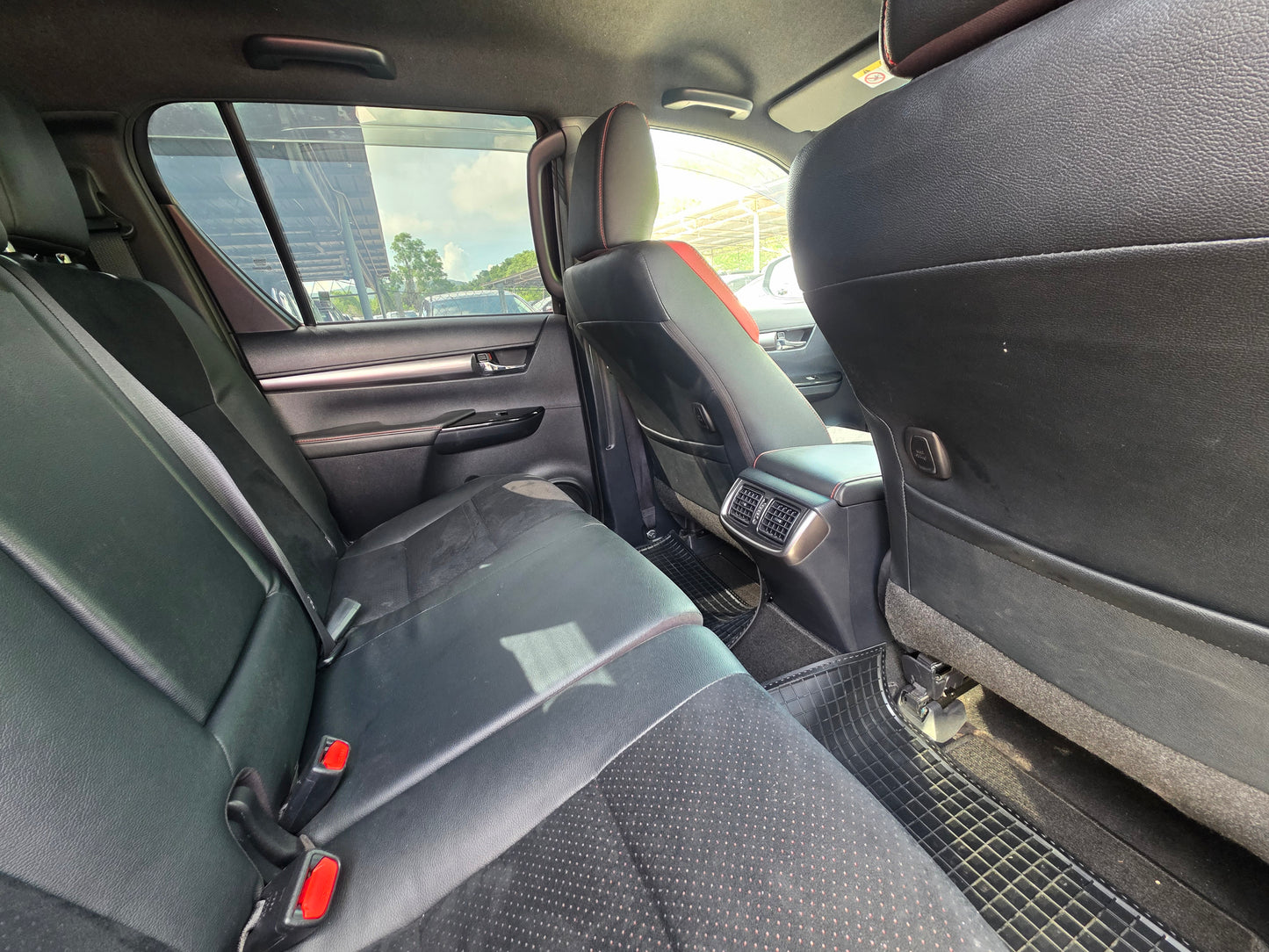 2024 Toyota HILUX D/CAB 2.8 GR SPORT (GR-S) VNT 4WD FL (AT) - (SJG6118)