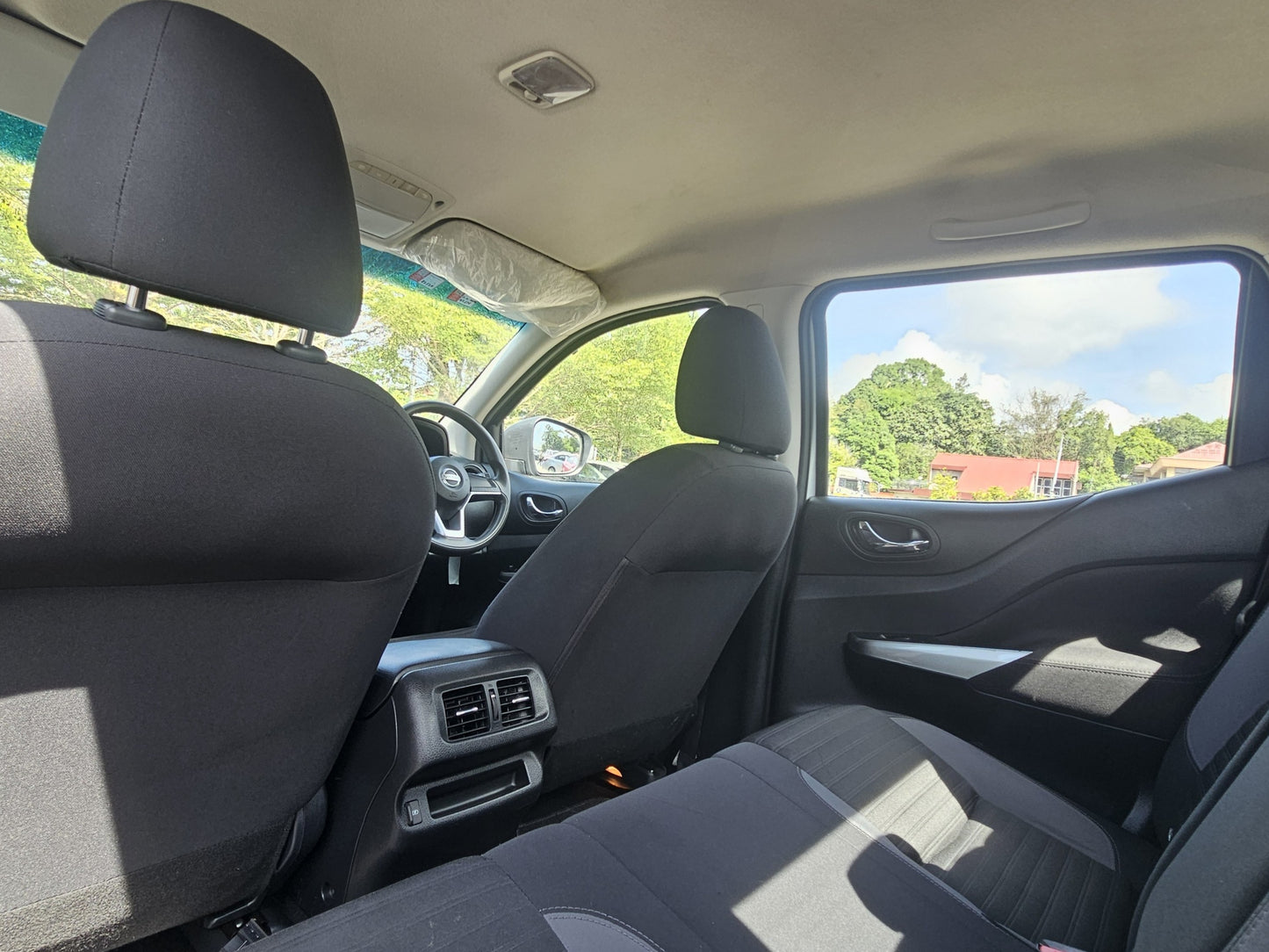 2022 Nissan NAVARA D/CAB 2.5 A (SE) 2.5L 4WD (AT)  - (AMJ3857)
