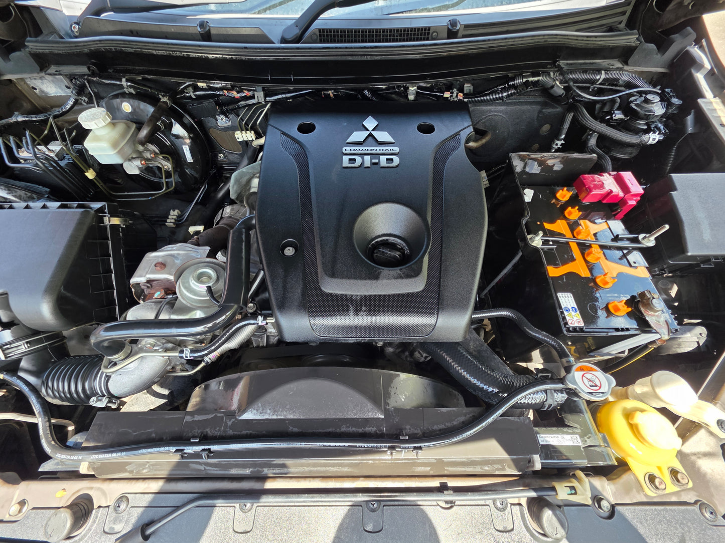 2016 Mitsubishi TRITON D/CAB 2.4 A ADVENTURE VGT 4WD (AT) - (JRR9233)