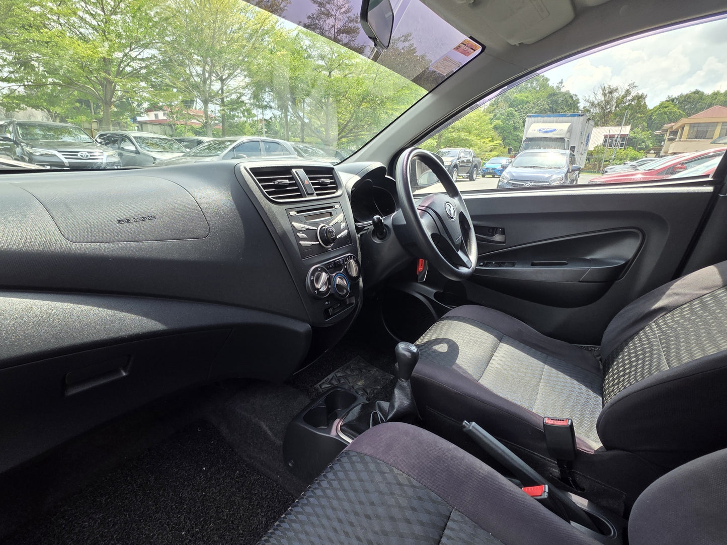 2015 Perodua AXIA 1.0 M - 1000 (MT) - (JRD2547)
