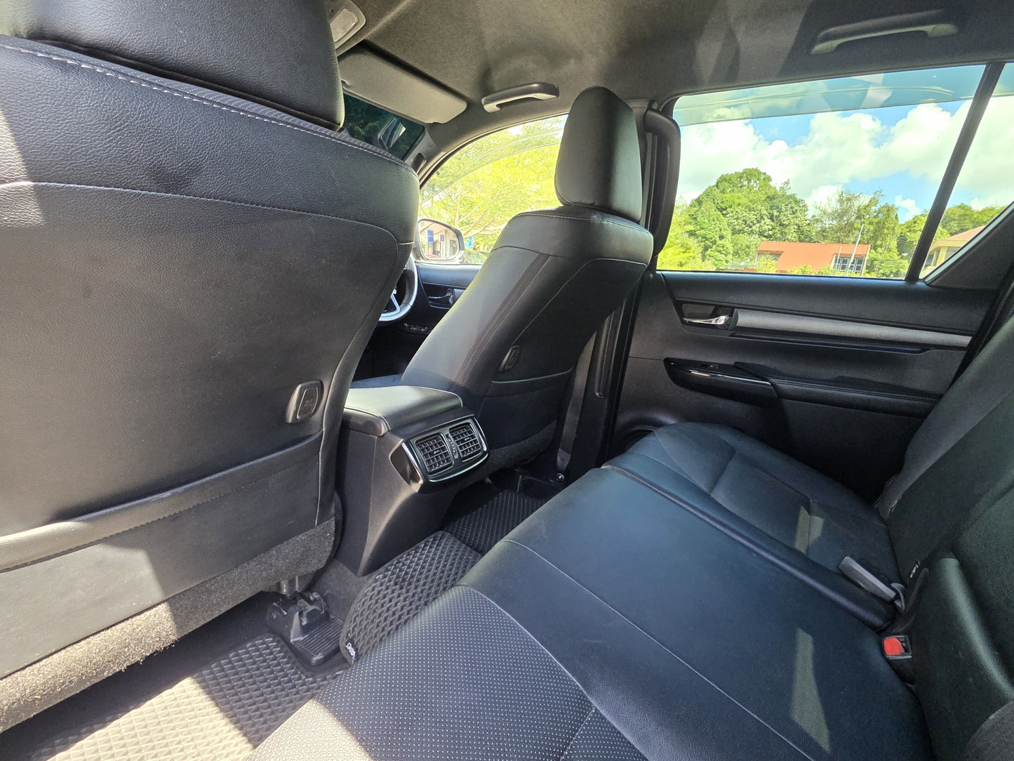 2022 Toyota HILUX D/CAB 2.8 A ROGUE VNT 4WD FL (AT) - (SWE1138)