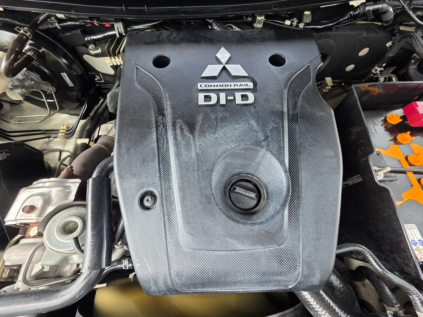 2016 Mitsubishi TRITON D/CAB 2.4 VGT HS DC 4x4 4WD (AT) - (JRV5690)