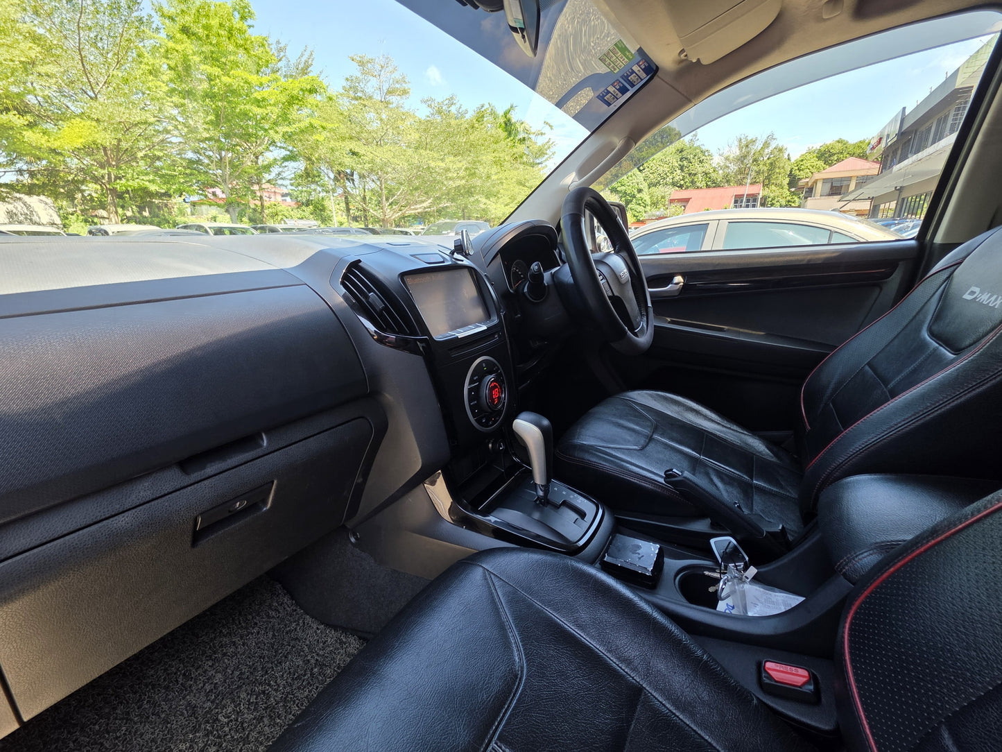 2016 (Reg 2017) Isuzu D-MAX D/CAB 2.5 (Z-PRESTIGE) FL 4WD (AT) - (DCY8921)