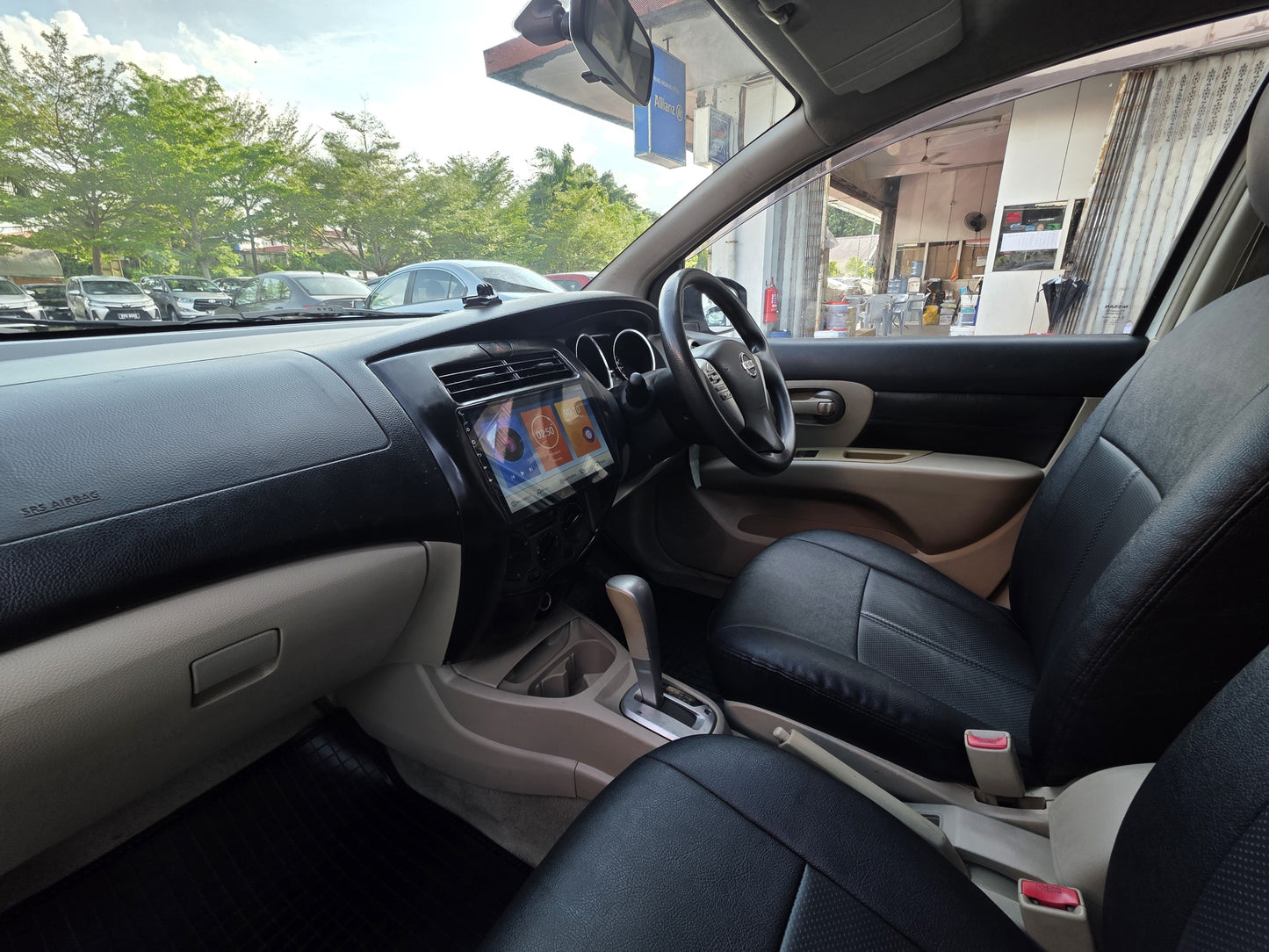 2015 Nissan GRAND LIVINA 1.6L FL (AT) - (SAC9677A)