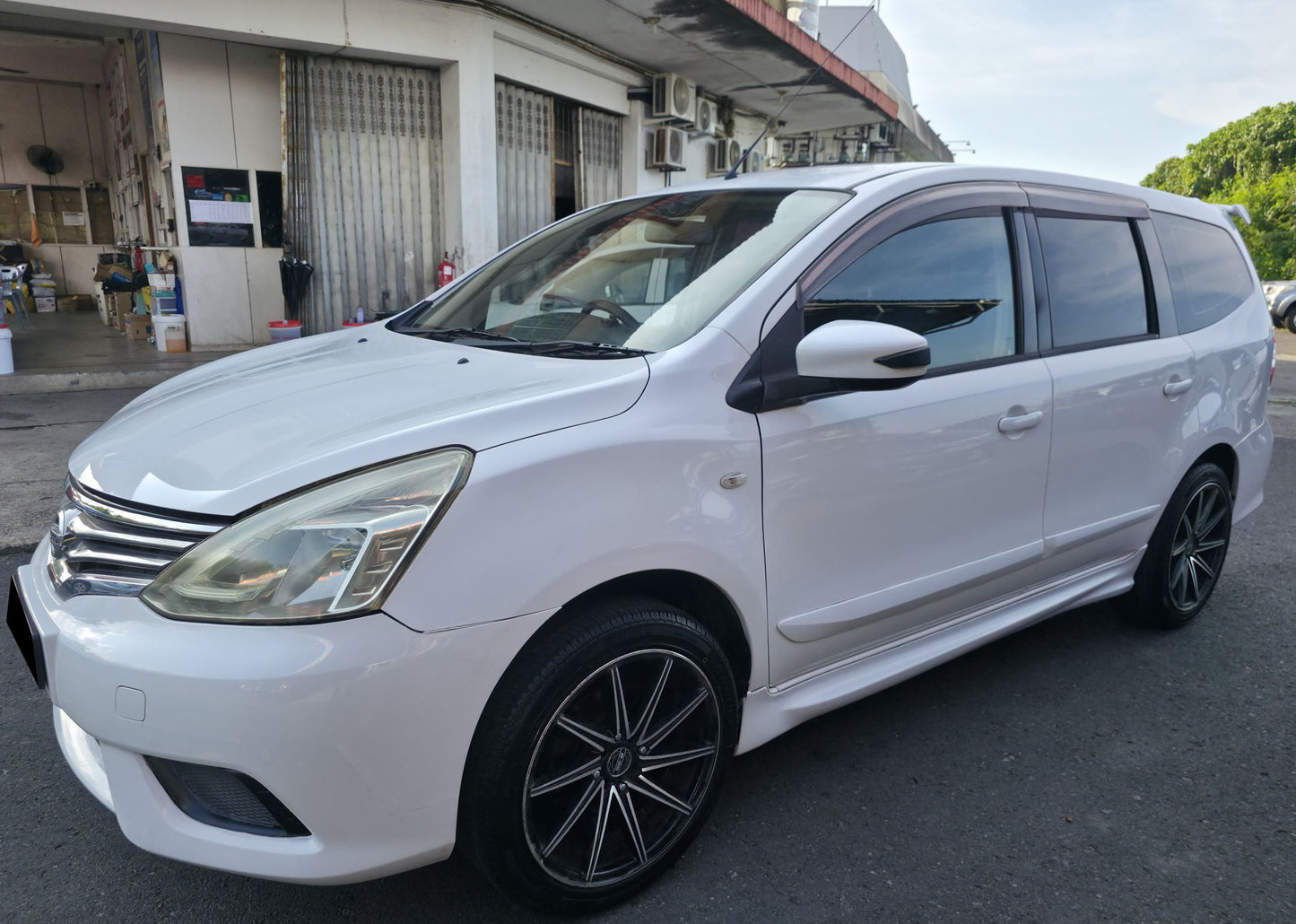 2015 Nissan GRAND LIVINA 1.6L FL (AT) - (SAC9677A)