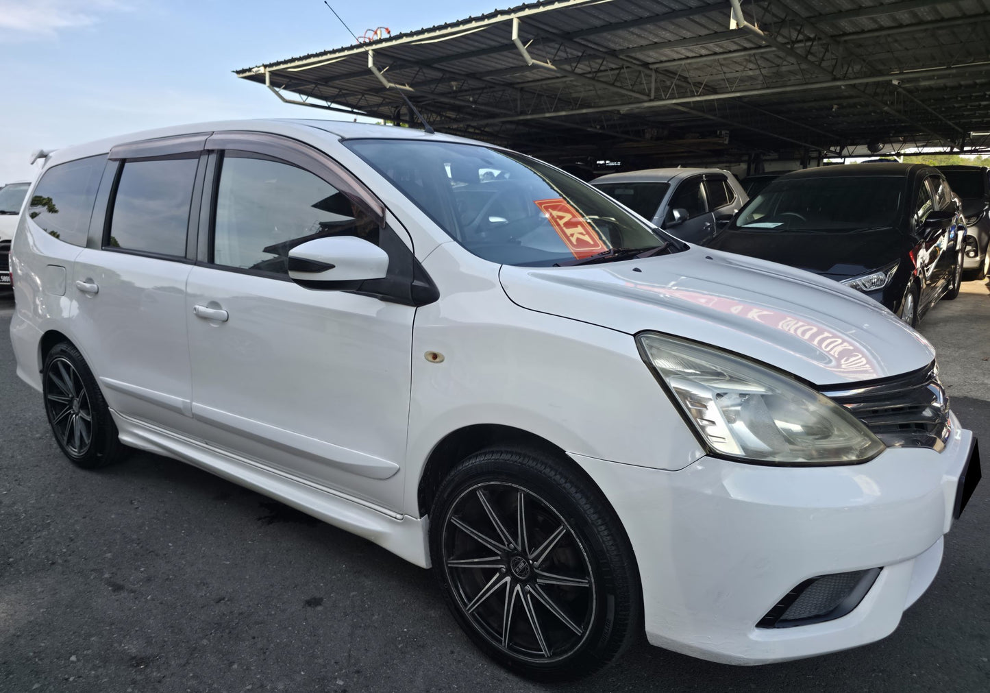 2015 Nissan GRAND LIVINA 1.6L FL (AT) - (SAC9677A)