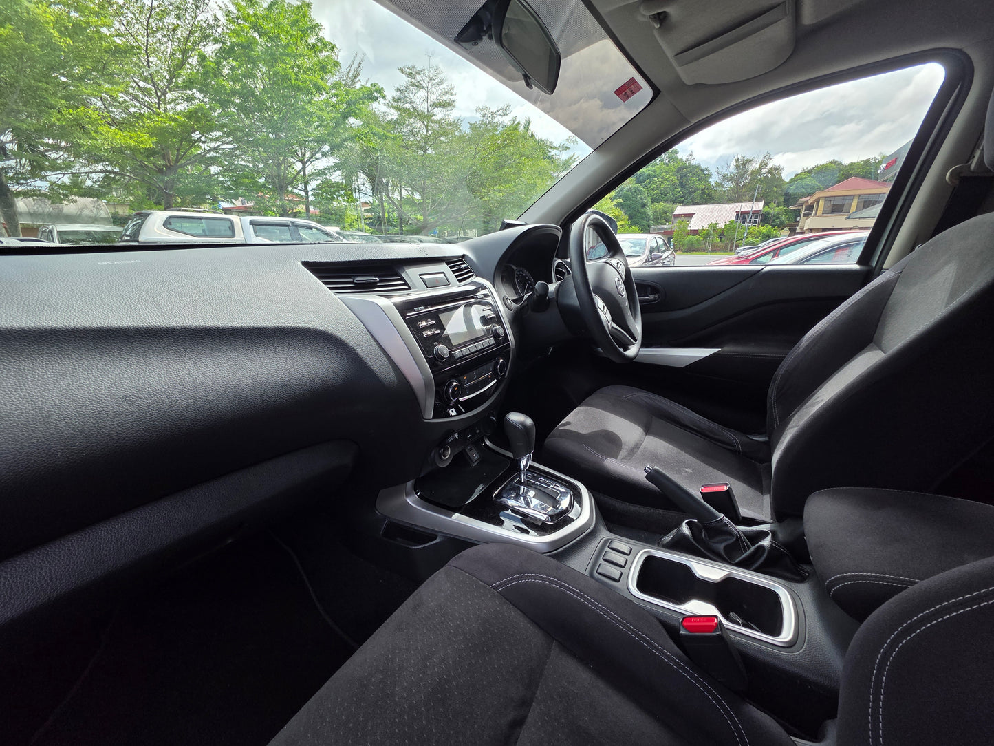 2019 Nissan NAVARA NP300 DC 2.5 A V (AT) - (BPX6387)