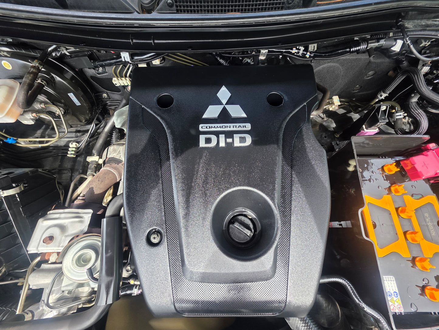 2018 Mitsubishi TRITON D/CAB 2.4 L VGT HS 4X4 4WD (AT) - (VCE6277)