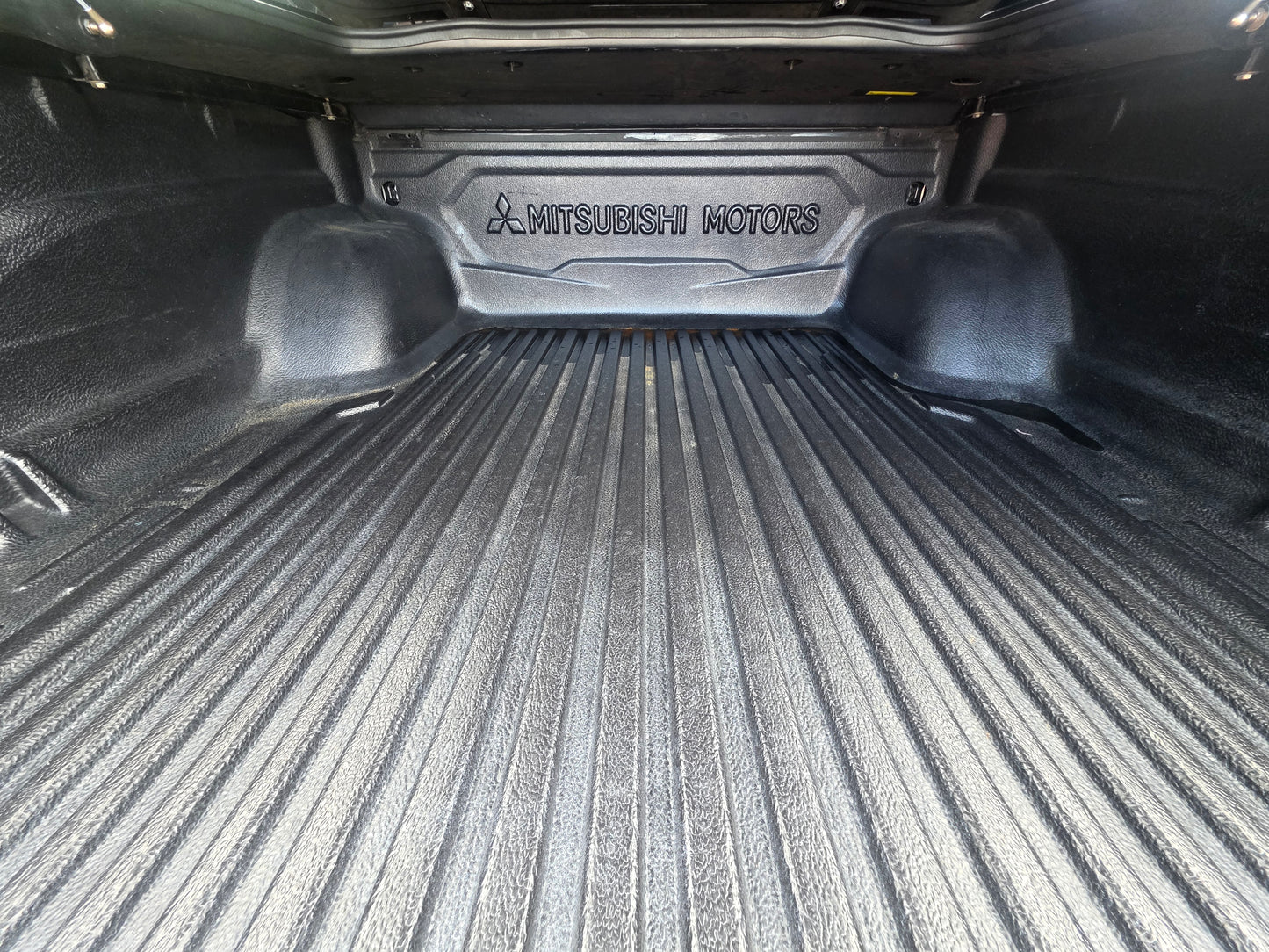2018 Mitsubishi TRITON D/CAB 2.4 L VGT HS 4X4 4WD (AT) - (VCE6277)