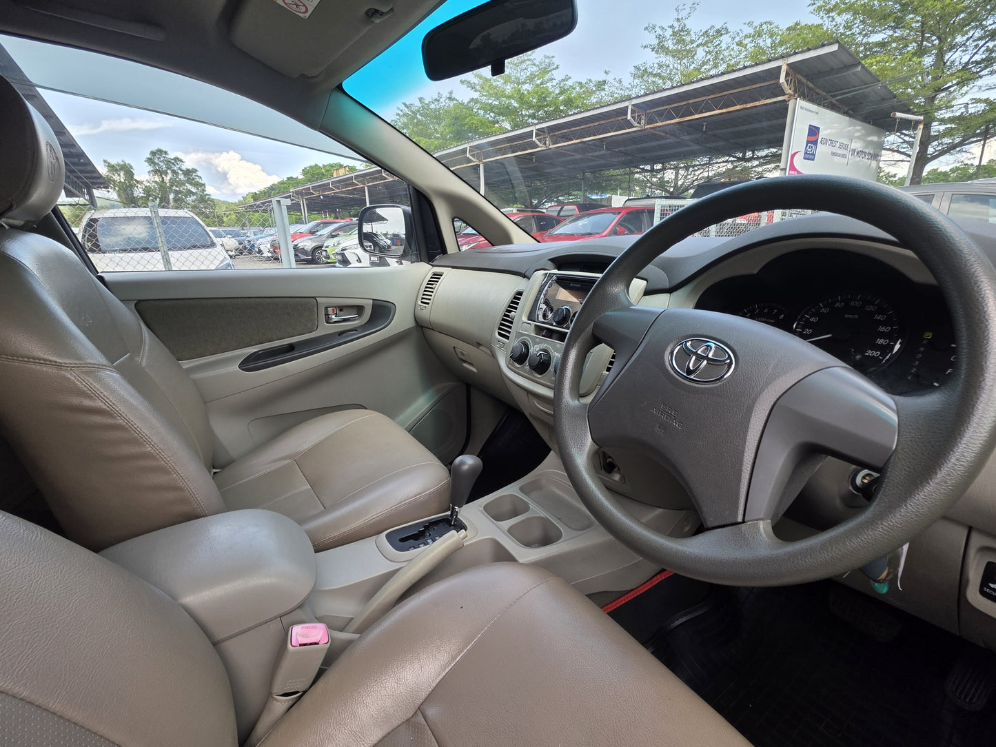 2015 Toyota  INNOVA AVANZA 2.0 A AN40 (E) FL (AT) - (BNJ4017)