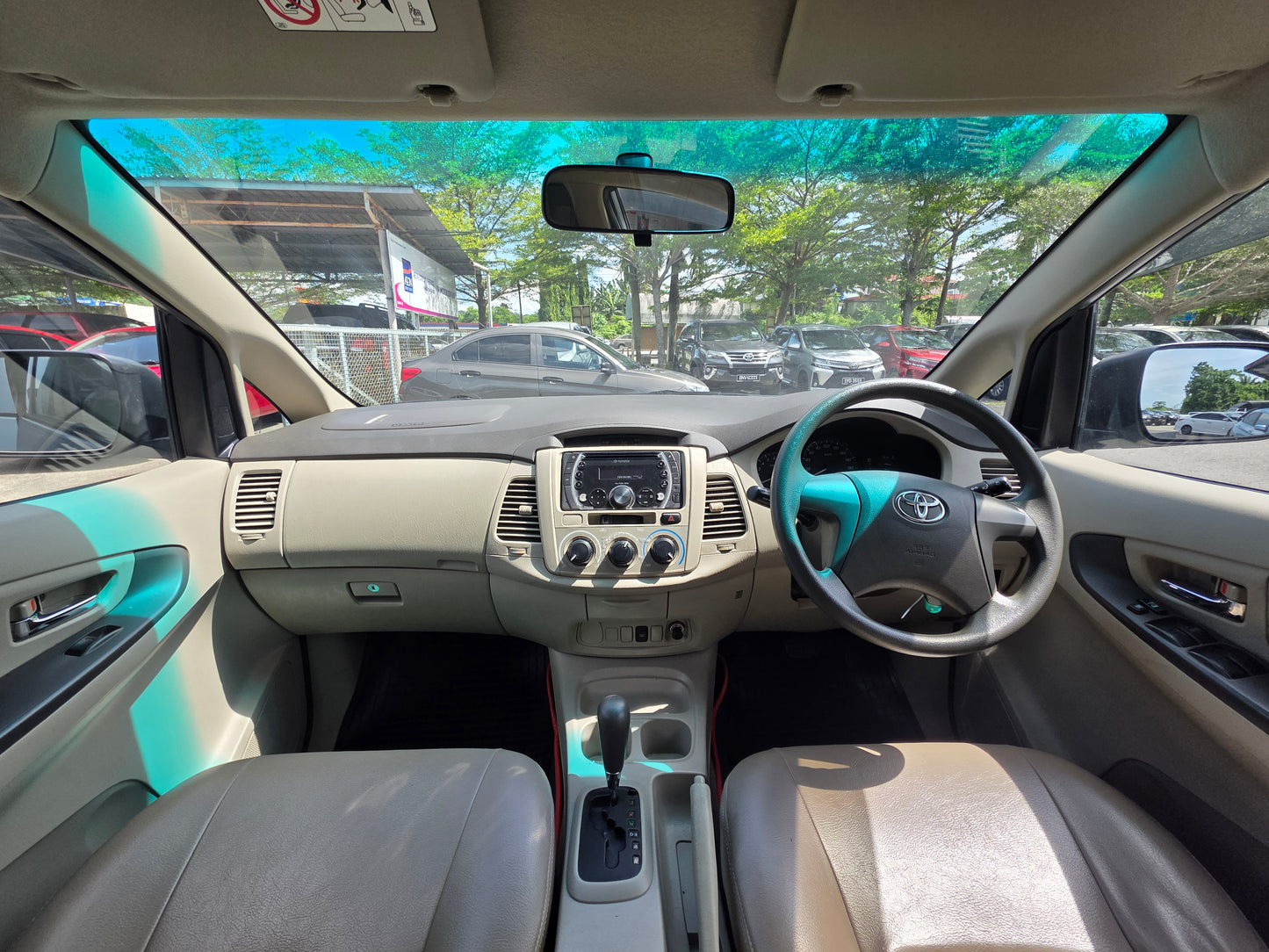 2015 Toyota  INNOVA AVANZA 2.0 A AN40 (E) FL (AT) - (BNJ4017)