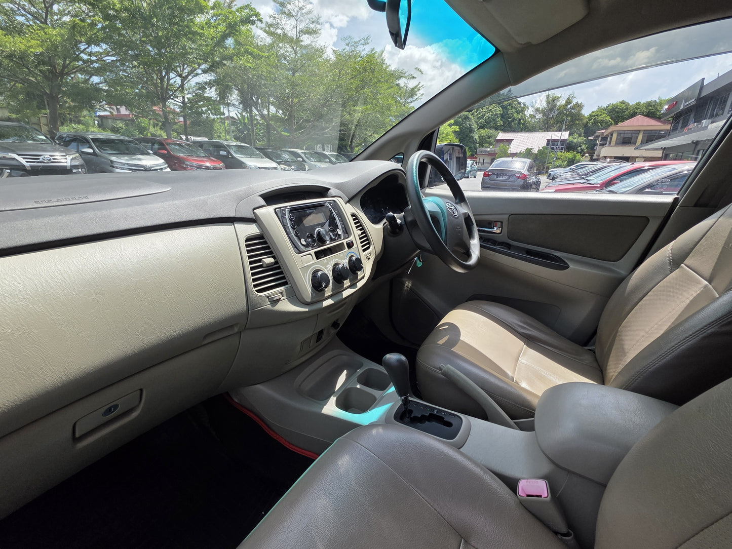2015 Toyota  INNOVA AVANZA 2.0 A AN40 (E) FL (AT) - (BNJ4017)