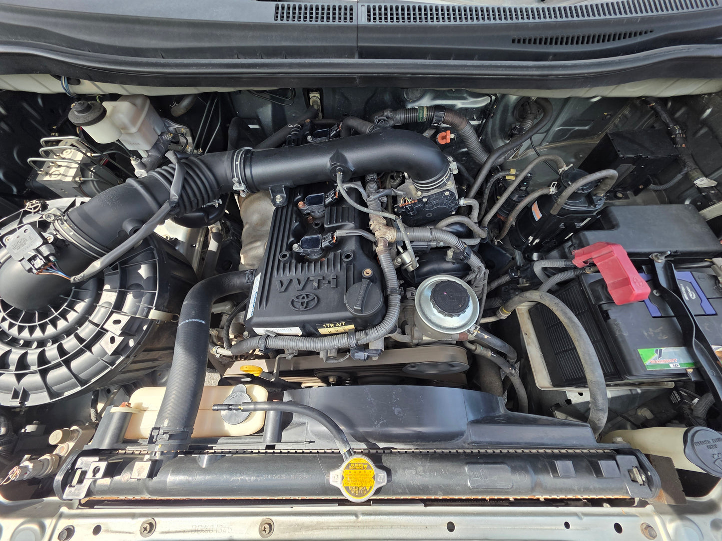 2015 Toyota  INNOVA AVANZA 2.0 A AN40 (E) FL (AT) - (BNJ4017)