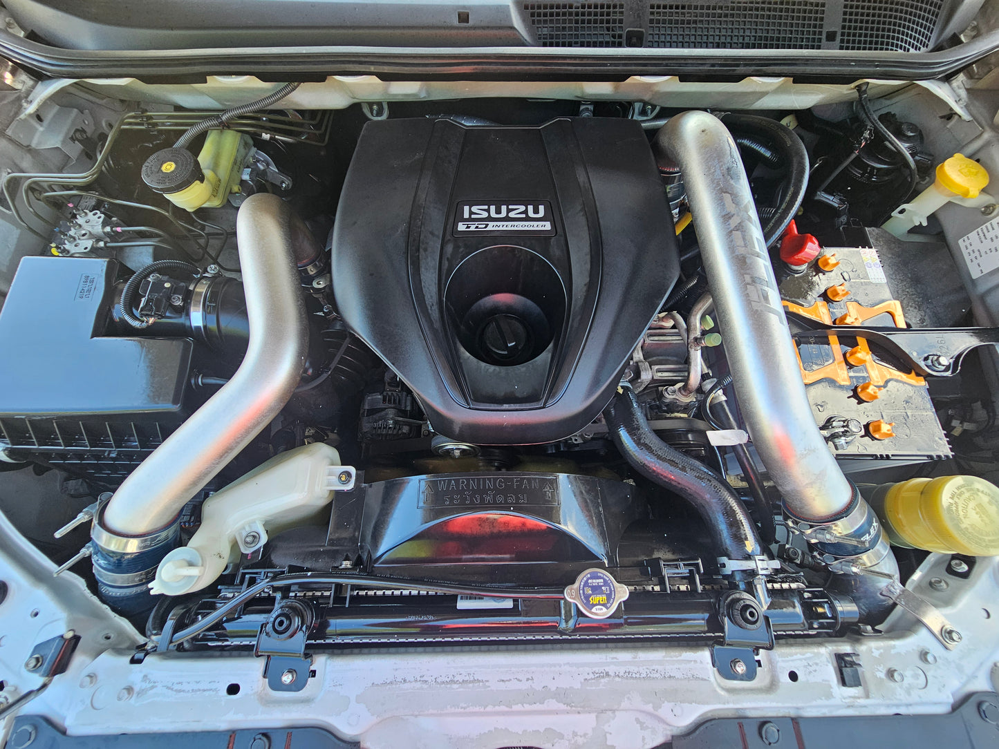 2016 Isuzu D-MAX DMAX DC 2.5 BEAST FL 4WD (AT) - (MCV9887)