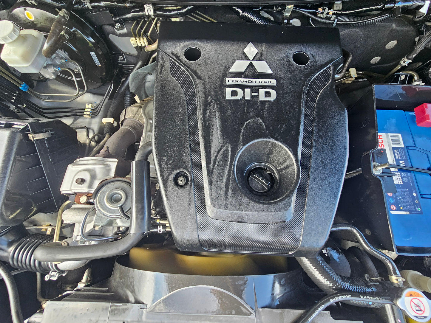 2016 Mitsubishi TRITON D/CAB 2.4 A VGT 4WD (AT) - (VCQ6689)