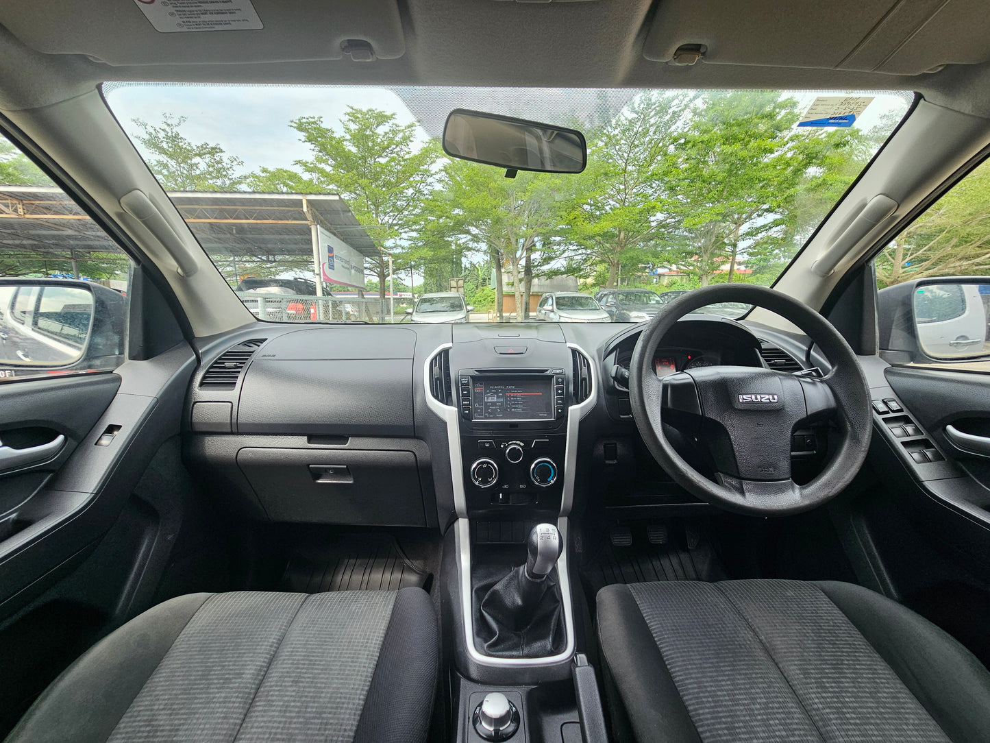 2017 Isuzu D-MAX D/CAB 2.5 HI PICK UP 4WD (MT) - (VAB6479)
