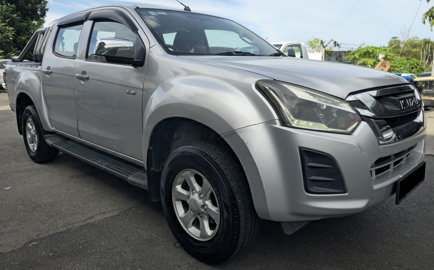 2017 Isuzu DMAX D/CAB 2.5 M VGS 2WD (MT) - (JSJ5759)