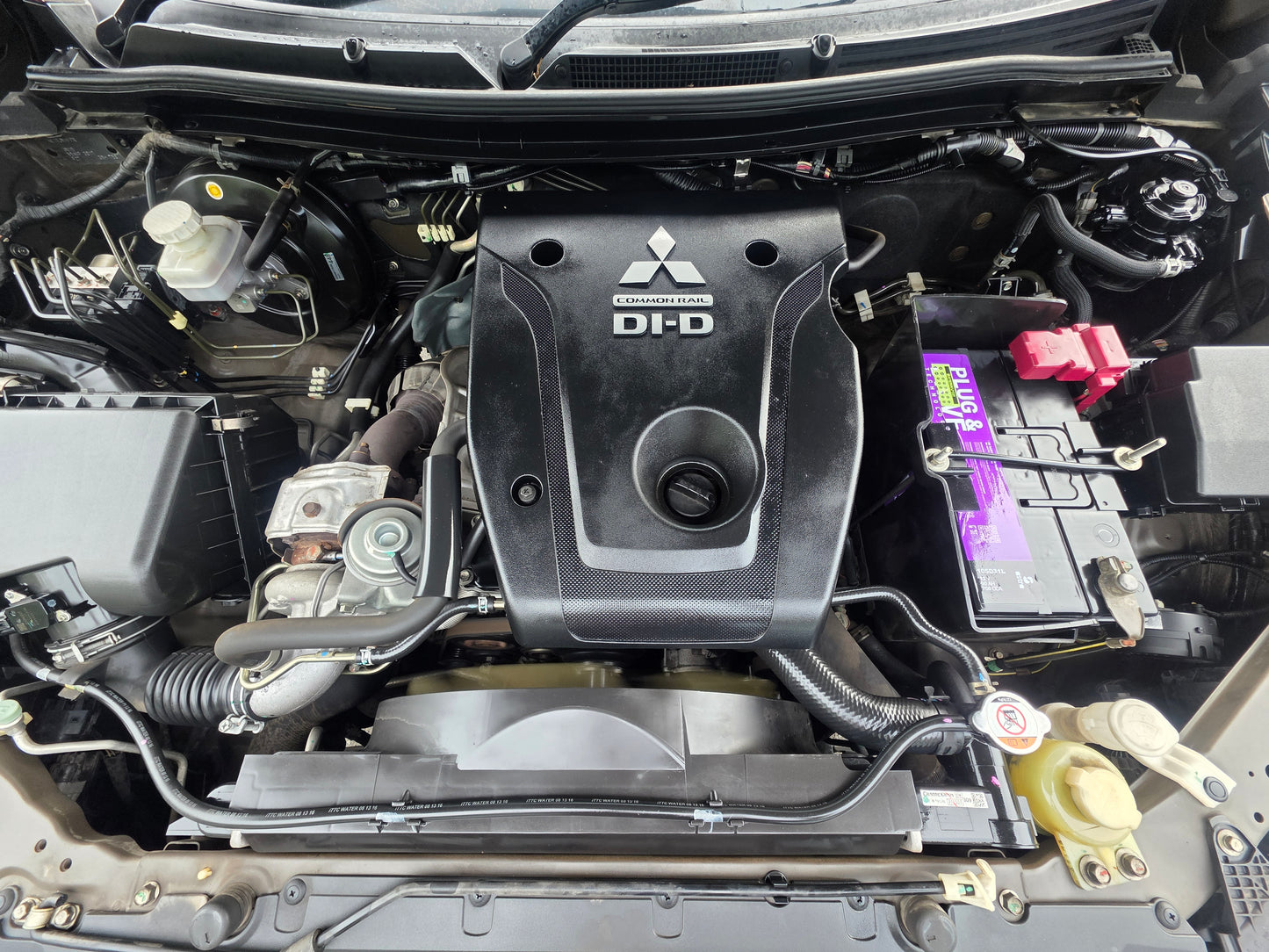 2016 (Reg 2017) Mitsubishi TRITON D/CAB 2.4 ADV VGT HS 4X4 4WD (AT) - (VS4057)