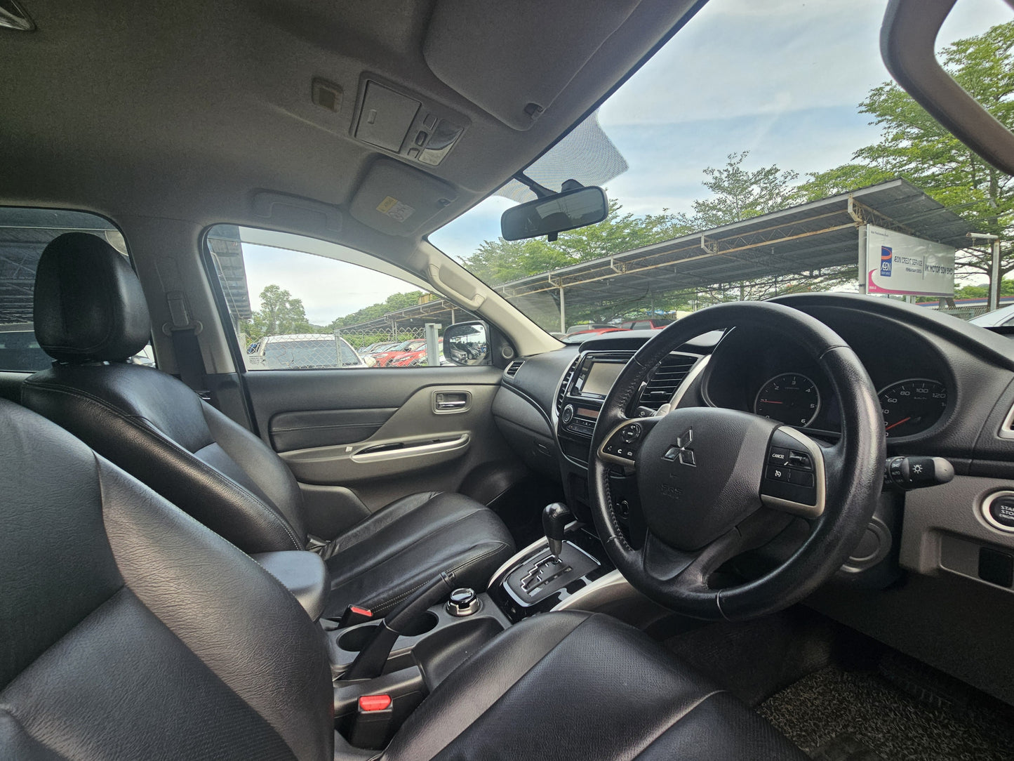 2015 Mitsubishi TRITON 2.4 A VGT MS 4WD (AT) - (SJS3016)