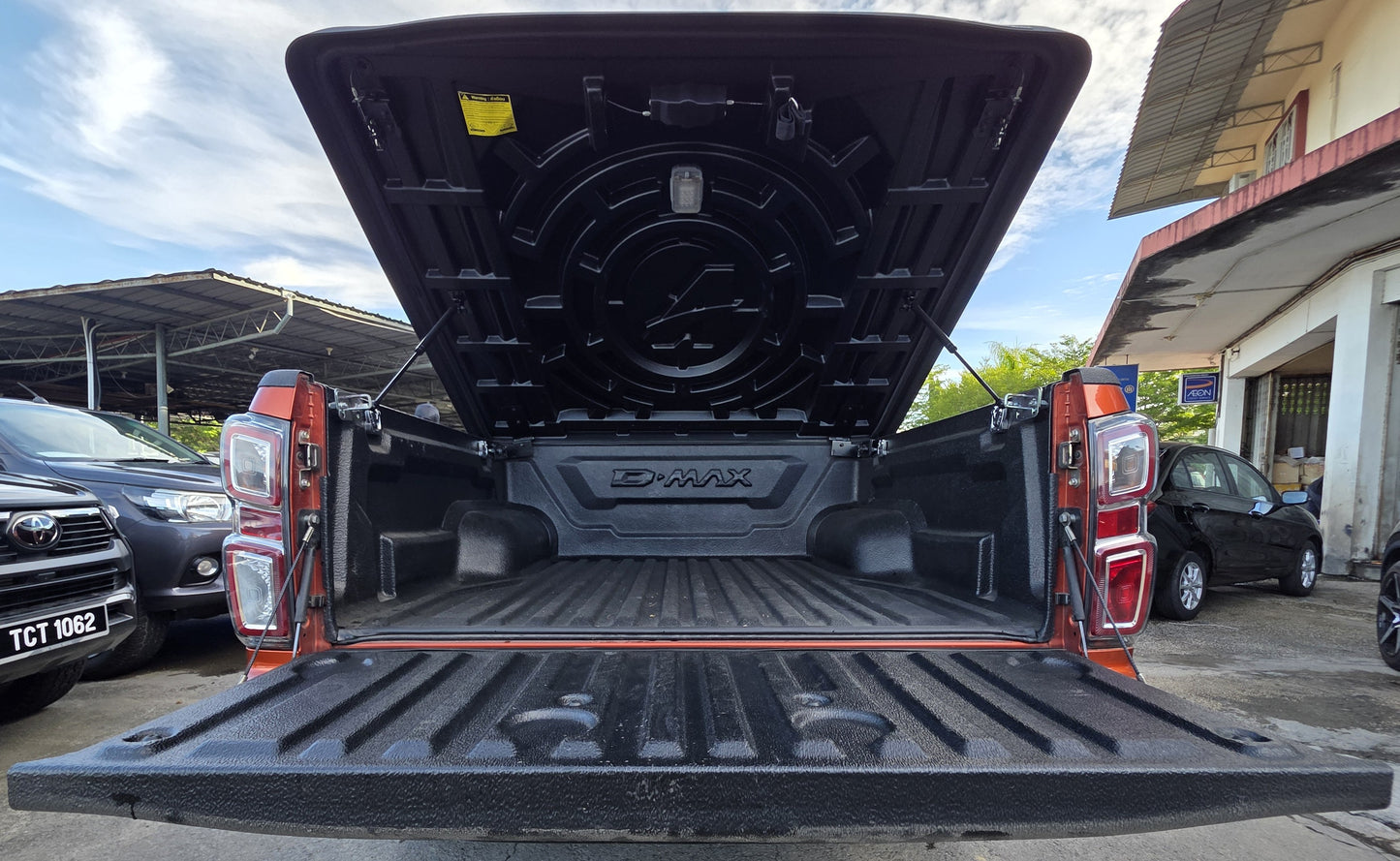 2022 Isuzu D-MAX D/CAB 3.0 A TURBO X-TERRAIN 4X4 FL (AT) - (VJB9882)