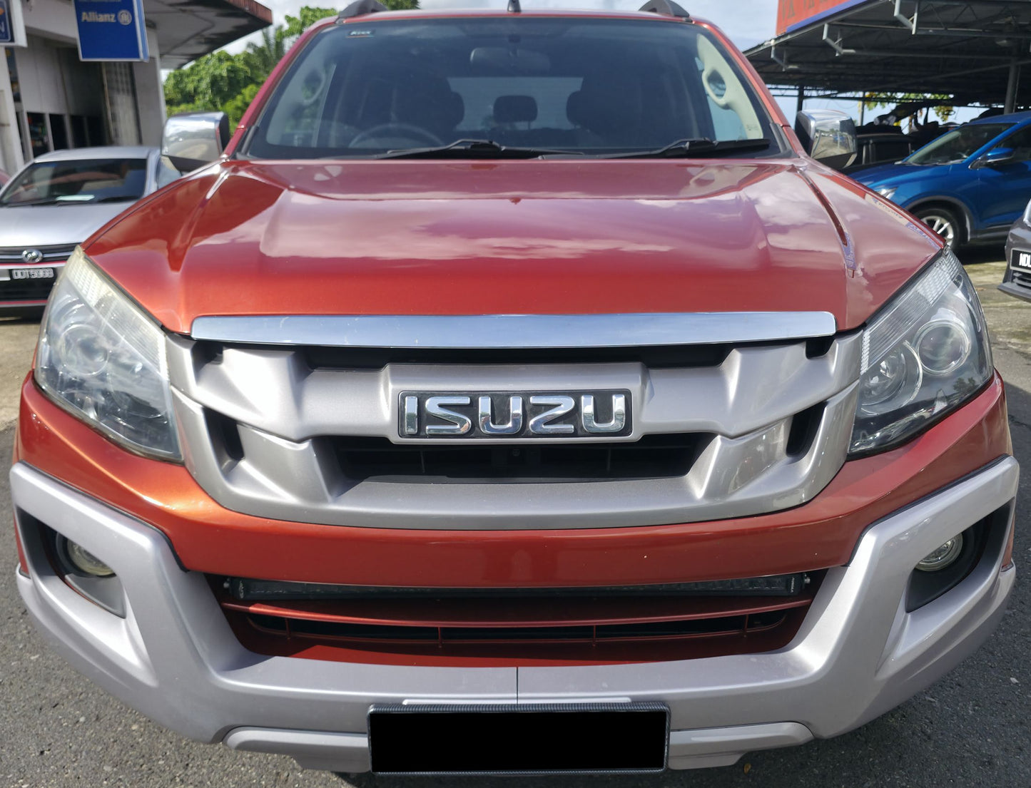 2015 Isuzu D-MAX D/CAB 3.0 A V-CROSS 4WD (AT) - (SS8281X)