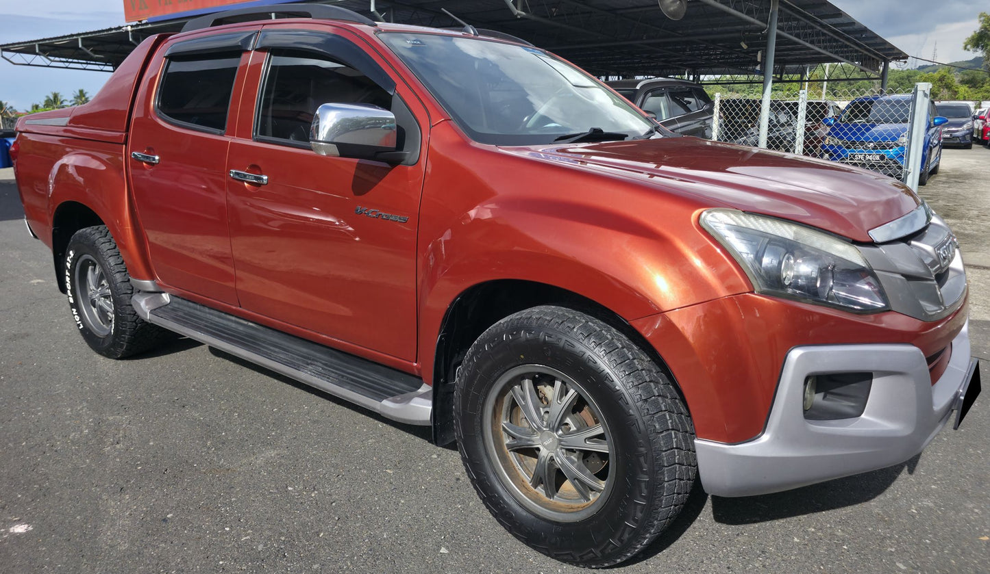 2015 Isuzu D-MAX D/CAB 3.0 A V-CROSS 4WD (AT) - (SS8281X)