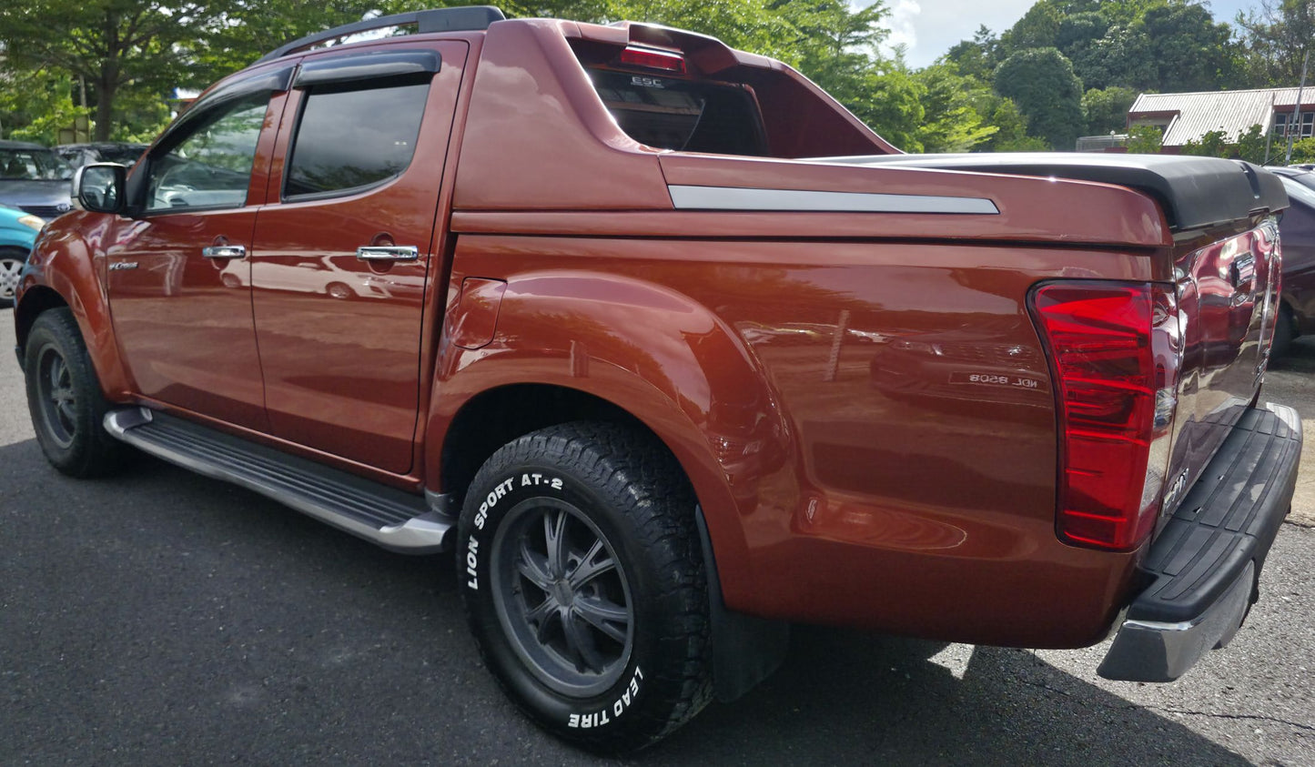 2015 Isuzu D-MAX D/CAB 3.0 A V-CROSS 4WD (AT) - (SS8281X)
