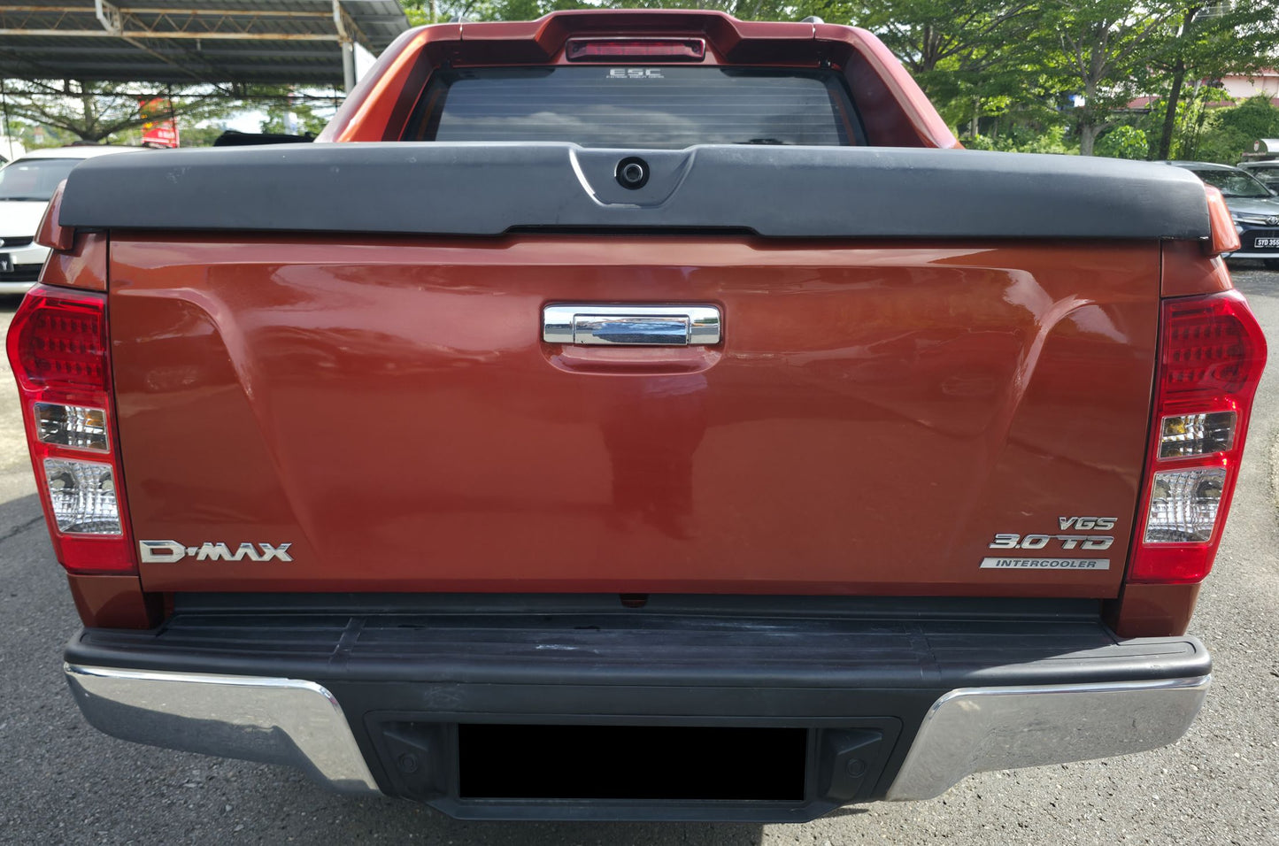 2015 Isuzu D-MAX D/CAB 3.0 A V-CROSS 4WD (AT) - (SS8281X)