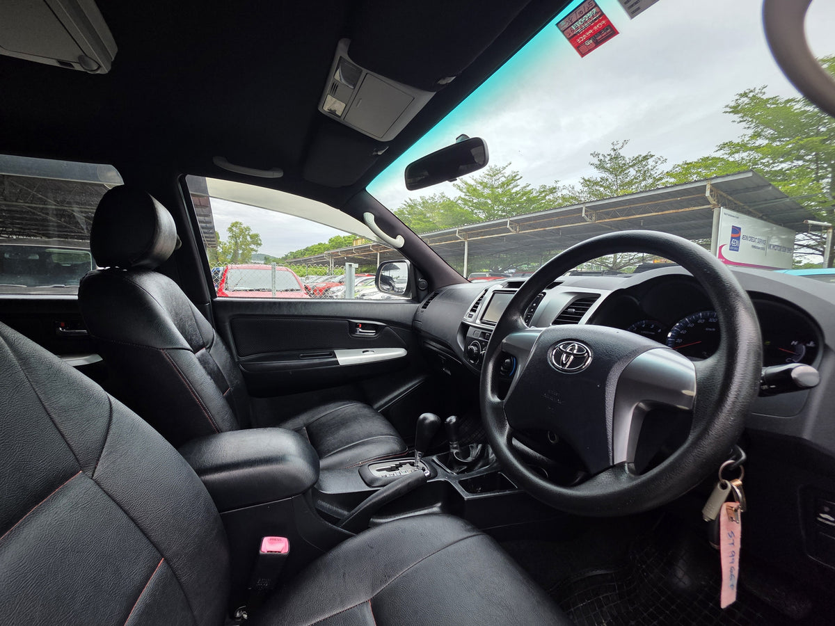 2014 Toyota FORTUNER 2.5 A G (TRD BODYKITS) (DIESEL) 4WD FL 4X4 (AT)- (ST9966P)
