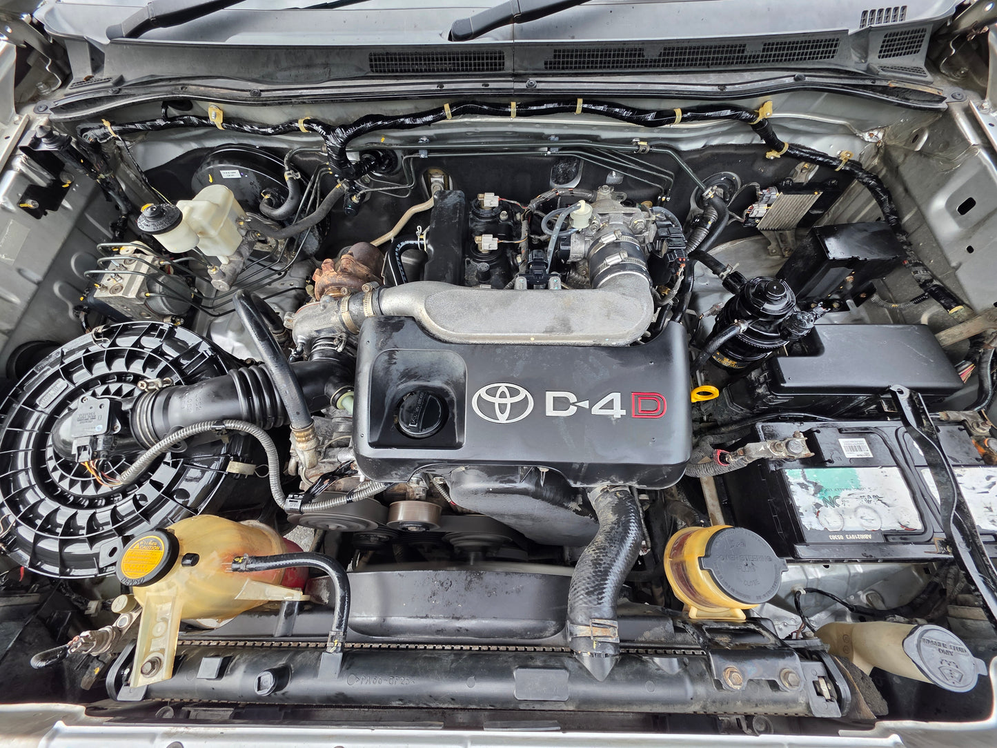 2012 Toyota HILUX D/CAB 2.5 A (G) VNT 4WD (MT) - (WWH2382)