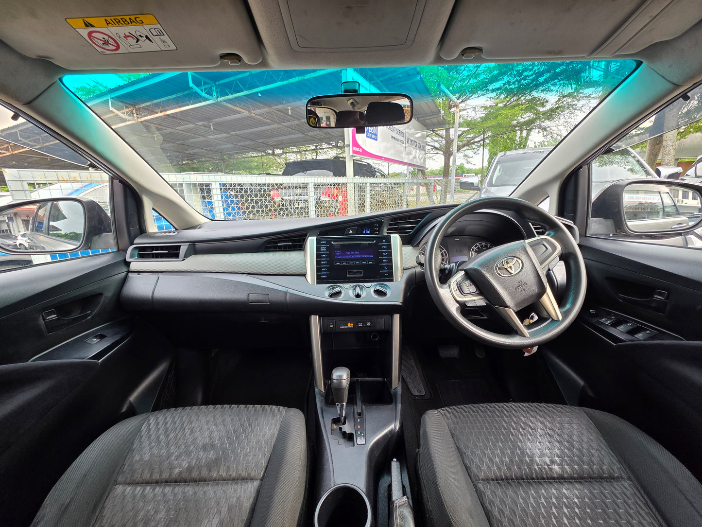 2017 Toyota INNOVA 2.0 A (E) FL (AT) - (JSH3226)