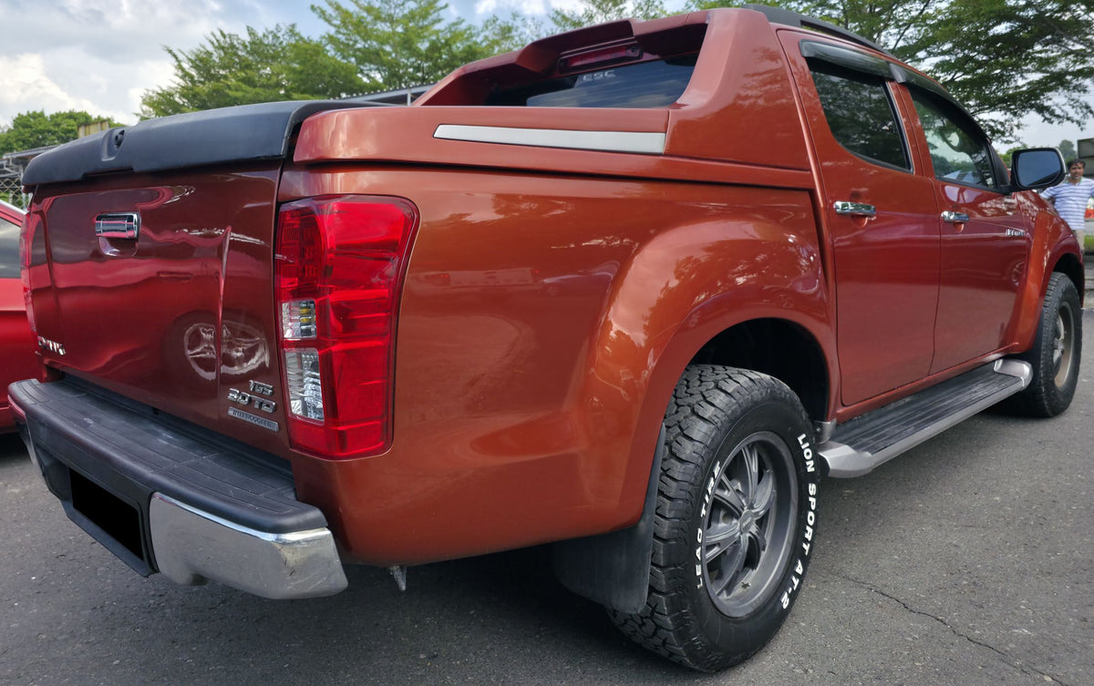 2015 (Reg 2016) Isuzu D-MAX DC 3.0 A V-CROSS SAFARI 4WD (AT) - (SS8281X)