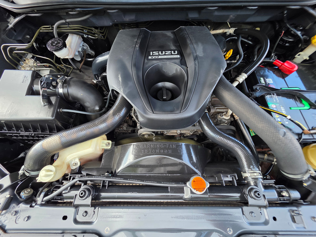 2015 (Reg 2016) Isuzu D-MAX DC 3.0 A V-CROSS SAFARI 4WD (AT) - (SS8281X)