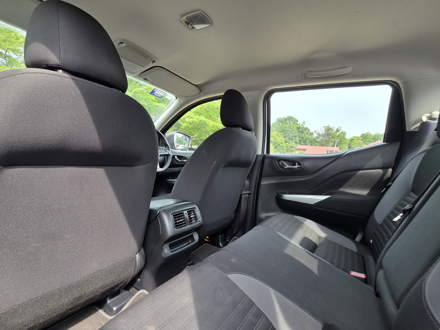 2021 Nissan NAVARA DC 2.5 A SE 4WD FL (AT) - (VGQ6825)