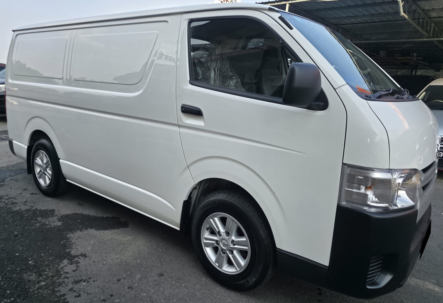 2017 Toyota HIACE KDH200 2.5 M (MT) - (SAC5579D)
