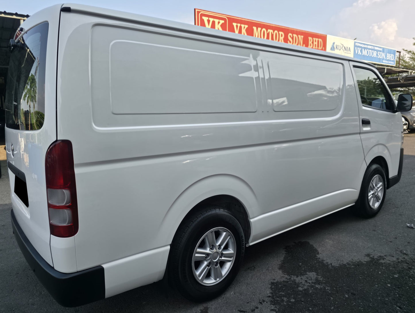 2017 Toyota HIACE KDH200 2.5 M (MT) - (SAC5579D)