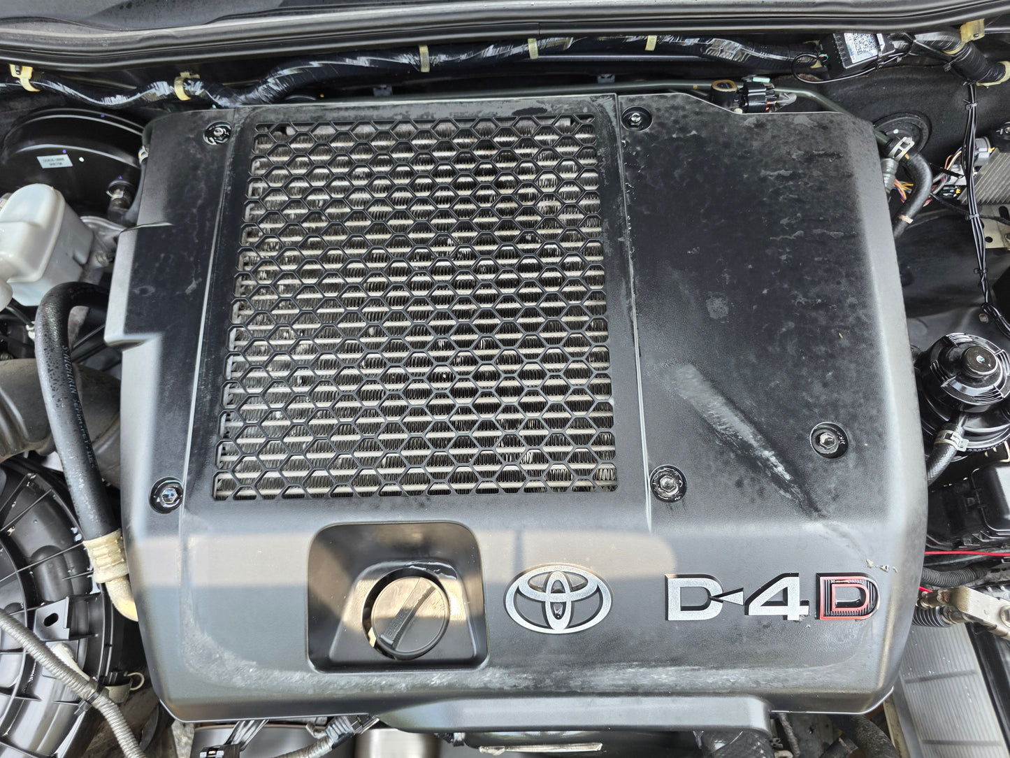 2015 Toyota HILUX D/CAB 2.5 A G (TRD BODYKITS) 4X4 FL VNT (AT) - (JRF6716)