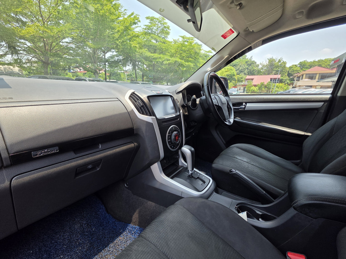 2019 Isuzu D-MAX DC 1.9 A BLUEPOWER PREM 2WD (AT) - (YY6286)