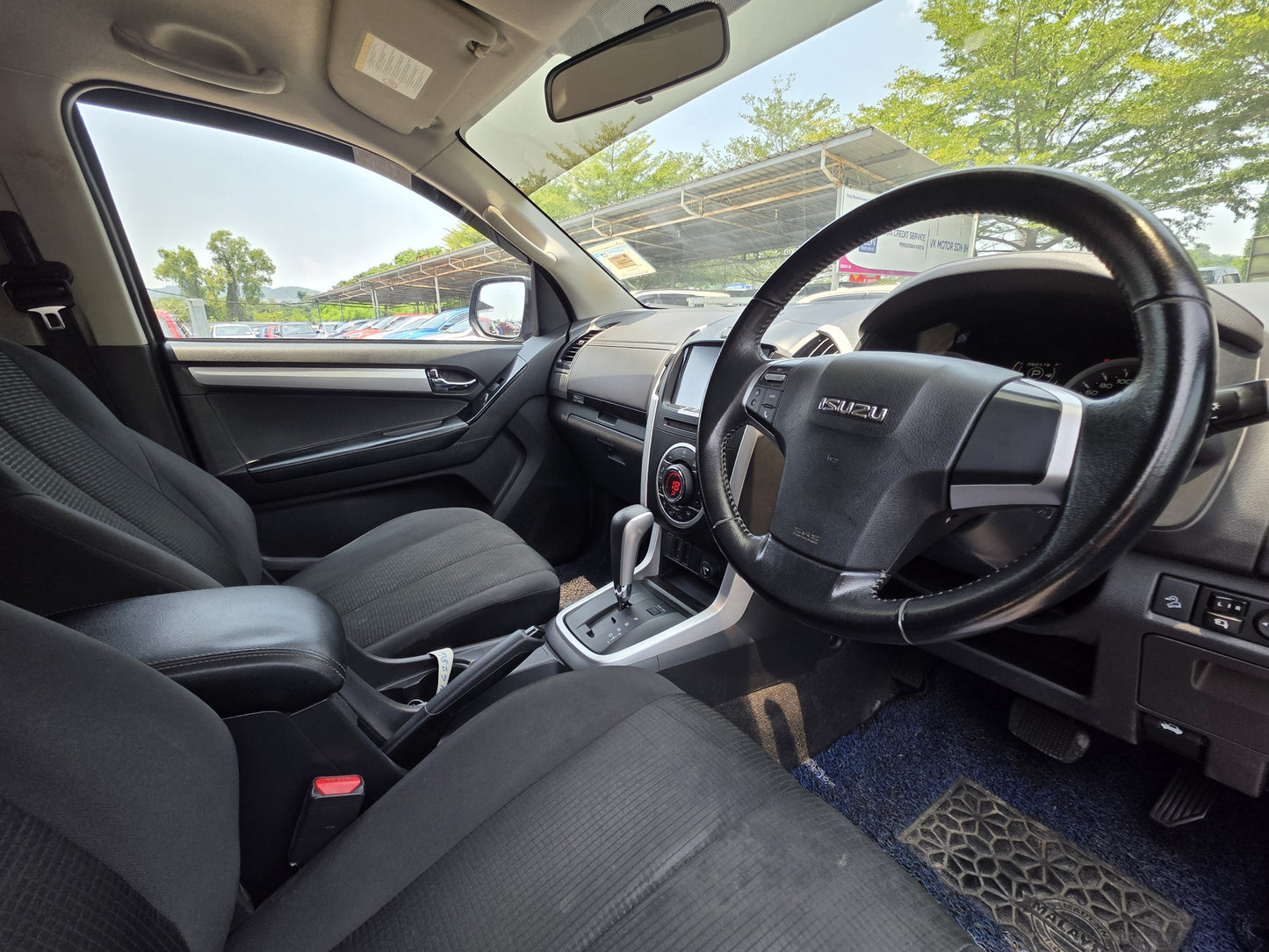 2019 Isuzu D-MAX DC 1.9 A BLUEPOWER PREM 2WD (AT) - (YY6286)