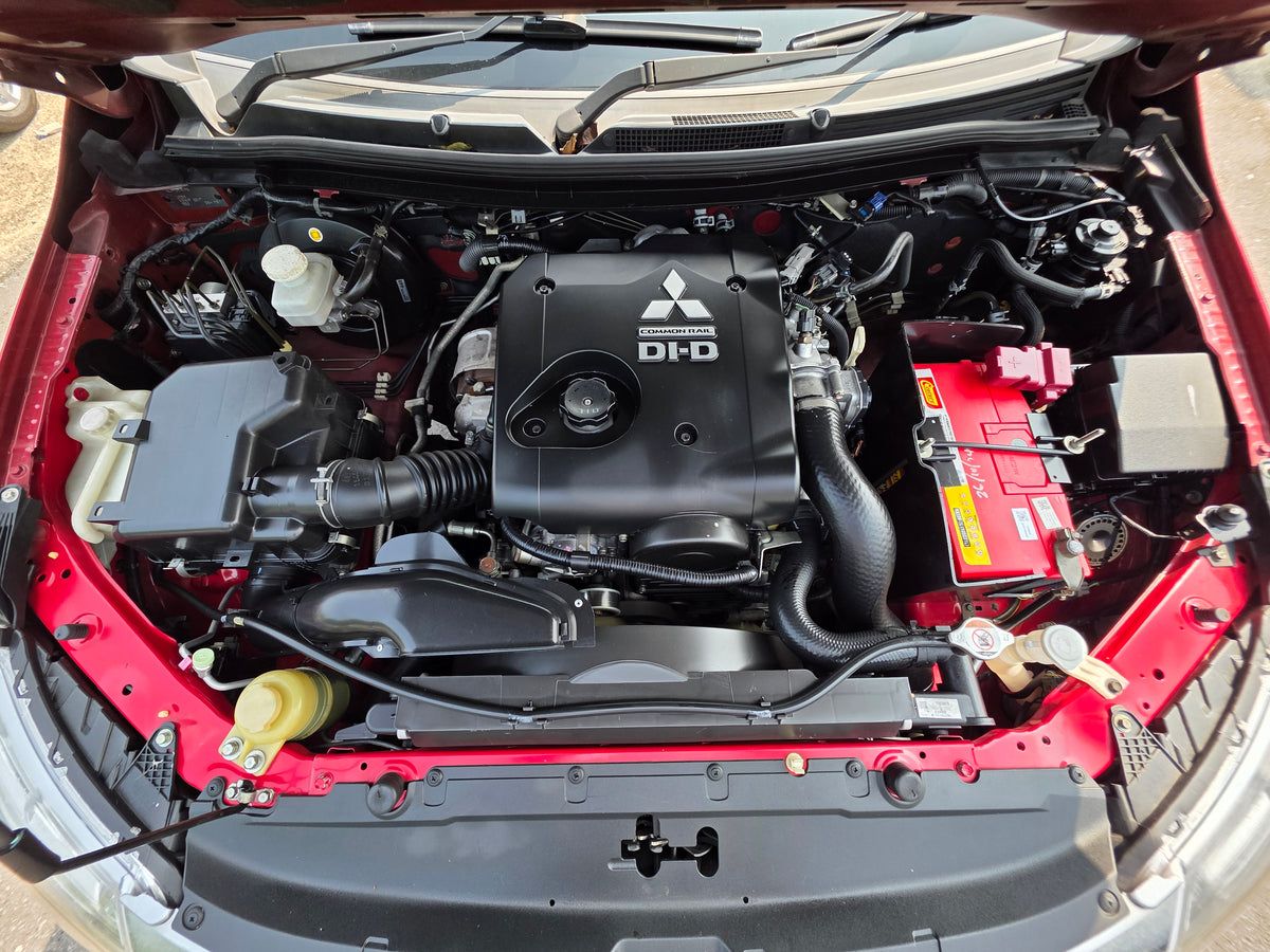 2015 Mitsubishi TRITON 2.4 A VGT ADV MS 4WD (AT) - (SJS3016)