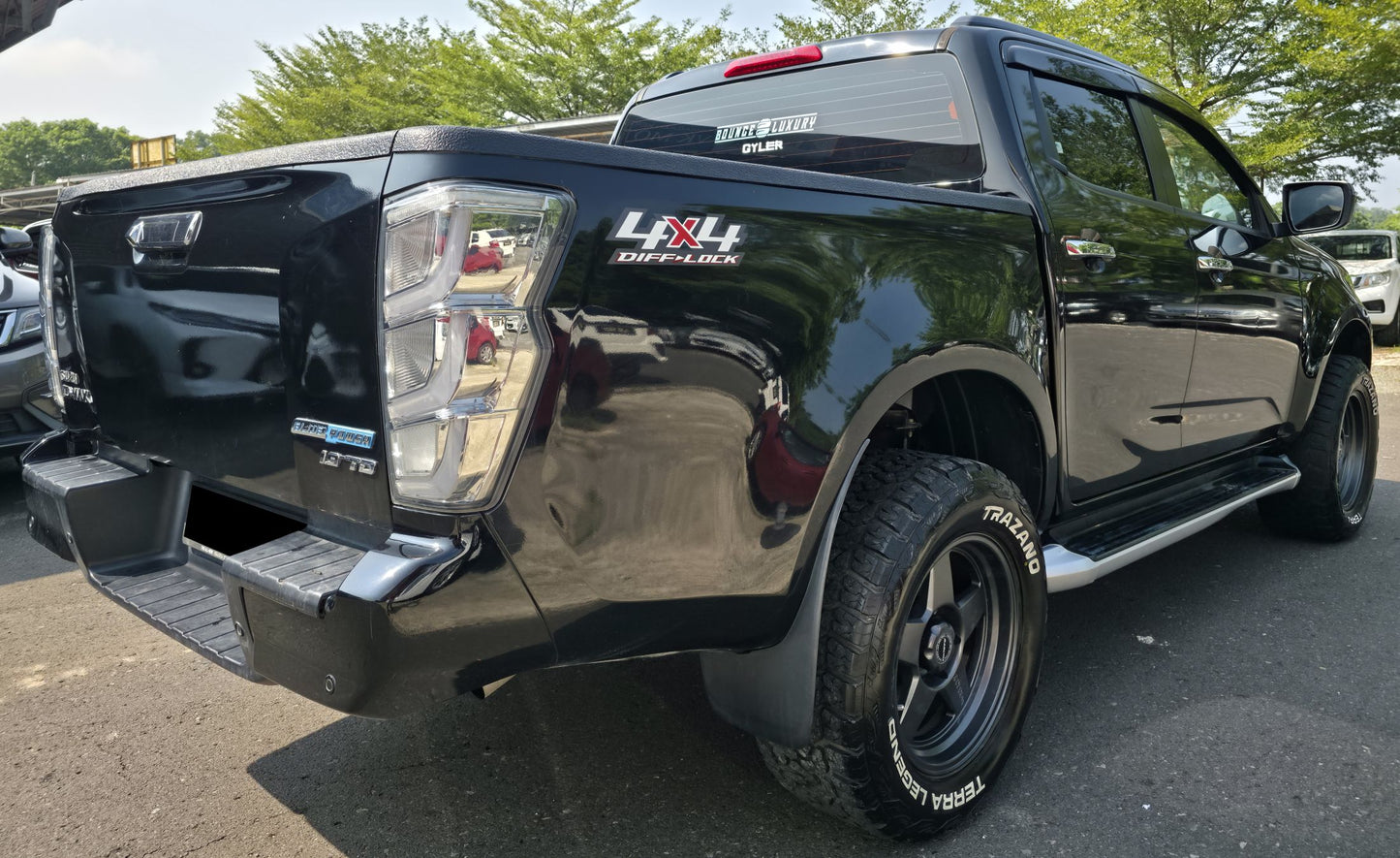 2023 Isuzu D-MAX D/CAB 1.9 L RG PREM 4X4 FL (AT) - (SJD4340)